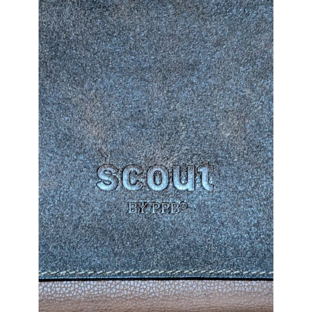 Scout by Petunia Pickle Bottom Leather Diaper Bag / Messenger Bag